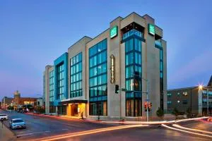 AC Hotel by Marriott Des Moines East Village - 阿尔图纳