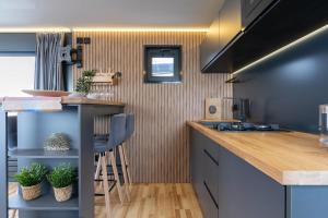 NEW Hello Zeeland - Houseboat de Arne