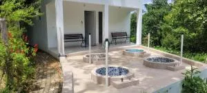 Sítio com Casa de Madeira com 2 quartos 100m2 px Centro de Salesópolis - 帕赖布纳