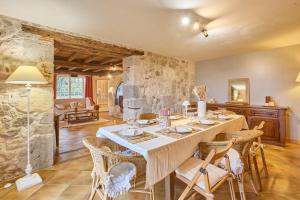 Maisons de vacances Pierre Idyllique - Climatisee avec grand jardin : photos des chambres
