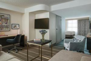 Renaissance Los Angeles Airport Hotel