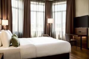 Deluxe King Room room in AC Hotel by Marriott Mainz