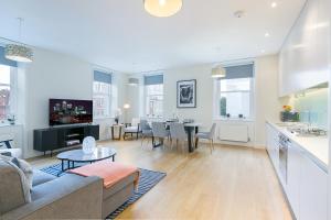 Urban Chic - Baker Street