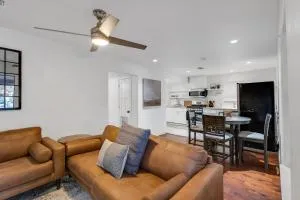 Charming 2BR Denton Home, 5 Minutes To Square, Sleeps 6 - Aubrey