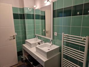 Appartements Charmant T3 plain-pied avec terrasse privee, parking gratuit et piscine a Baden : photos des chambres