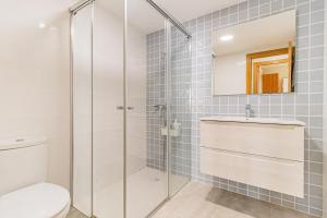 Chalet de Aranda - Elegante Casa para 7 con jardín privado, AC y WiFi