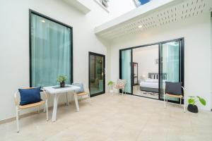 New Charming Patong Pool villa 5 mins walk Bangla beach