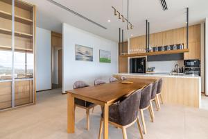 La Vista by Villacarte