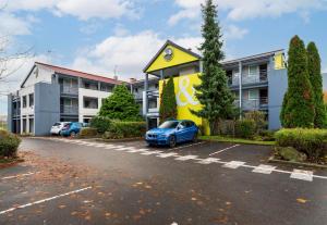 Hotels B&B HOTEL Lille Seclin Unexpo : photos des chambres