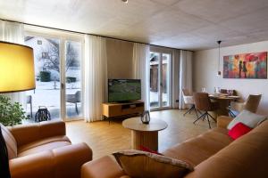 Adlerhaus, Gartenwohnung -410-