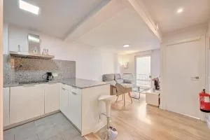 Zure Etxea by clabao - 潘普洛纳