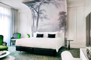 Hotels Renaissance Paris Nobel Tour Eiffel Hotel : photos des chambres