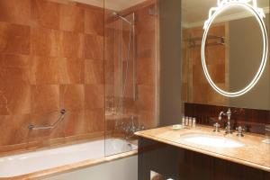 Hotels Renaissance Paris Nobel Tour Eiffel Hotel : photos des chambres