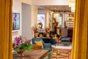 Hotels Renaissance Paris Nobel Tour Eiffel Hotel : photos des chambres