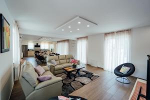 Luxury villa La Perla with heated pool
