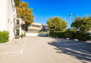 B&B HOTEL Villeneuve Loubet Plage