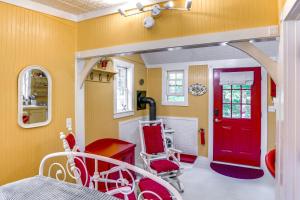 Studio with Trail Access about 10 Mi to Brattleboro!