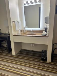 King Room - Non-Smoking room in Super 8 by Wyndham Nebraska City