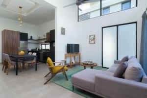 Casa Bo Jungle - Steps to Tamarindo Beach - Surf Pool