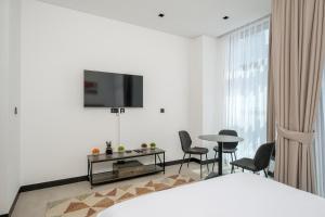 Gennaros Home at 15 Northside Business Bay
