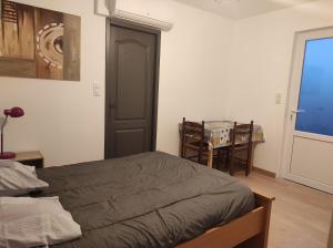 Studio climatisé, 30 min parc célèbre, sentiers pédestres, pistes cyclables, à 1h des plages