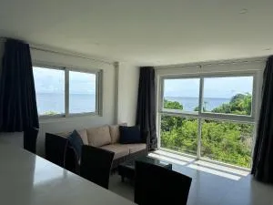 Maha Villa - Sea View Island Retreat with private beach - Pinamihagan