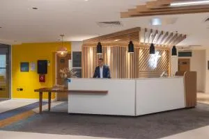 假日布里斯托尔机场酒店 - 谢普顿马利特