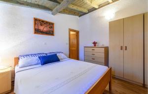 One-Bedroom Holiday Home Jadrija With A Fireplace 03