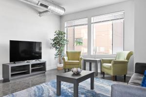 4 Downtown combined units with free parking