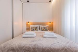 New Apartment by the Metro IV