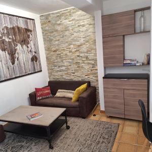 Calme et verdure près de la mer