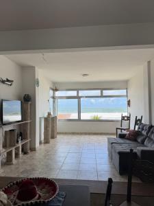 Apartamento em frente ao mar