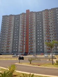 Apto em frente Beach Clube região privilegiada - 阿拉拉夸拉