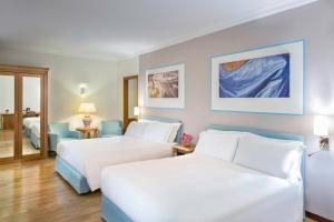 Superior Family Room room in Renaissance Naples Hotel Mediterraneo