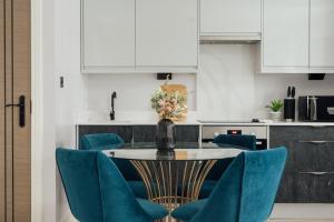 Modern 2Bed House - Walk to Station & High Street, Near Surrey Hills & Denbies Vineyard