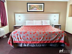 King Suite - Non-Smoking room in Travel Inn & Suites Flemington