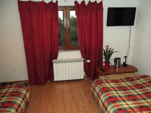 Double or Twin Room with Shared Bathroom room in Dworek w Zieleni