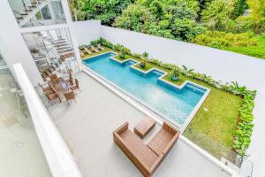 Luxurious Cliff House Tagaytay