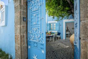 Mandarin Greek Traditional Home