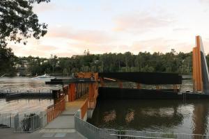 Walk to UQ Shops and Transit Great Value Studio