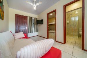 #14-T - (Refúgio e Mar) Hospedagem em Canto Grande, Bombinhas