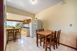 #15-T - (Refúgio e Mar) Hospedagem em Canto Grande, Bombinhas