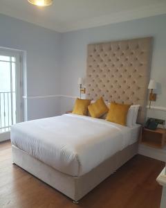 Sweeneys Hotel 2020 Limited