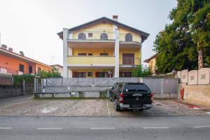 Garda Girasole trilocale a due passi dal lago con posto auto privato