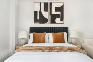 73-1120 New Studio UWS Doorman Gym