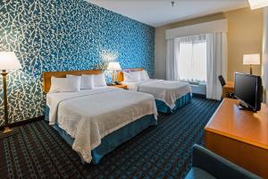 Queen Room with Two Queen Beds room in Fairfield Inn & Suites Toledo North