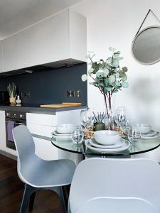 The Panda - Modern 2 Bedroom Apt in Manchester City Centre