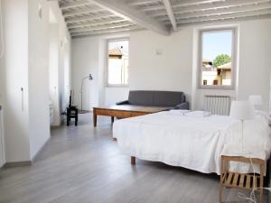 Spacious, Modern, Bright Apartment, near Piazza Navona!