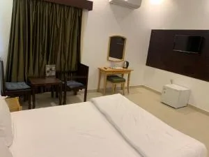 sun rise hotel راس الخيمة - 拉斯阿尔卡麦