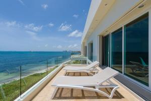 Villa Punta Sam - Beachfront Luxury Villa